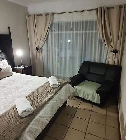 Aandrus Guesthouse Bloemfontein Exterior foto
